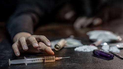 बसमा लुकाएर ल्याइएको १४.२८ ग्राम हेरोइन जस्तो पदार्थसहित धादिङका २९ वर्षीय युवक नियन्त्रणमा